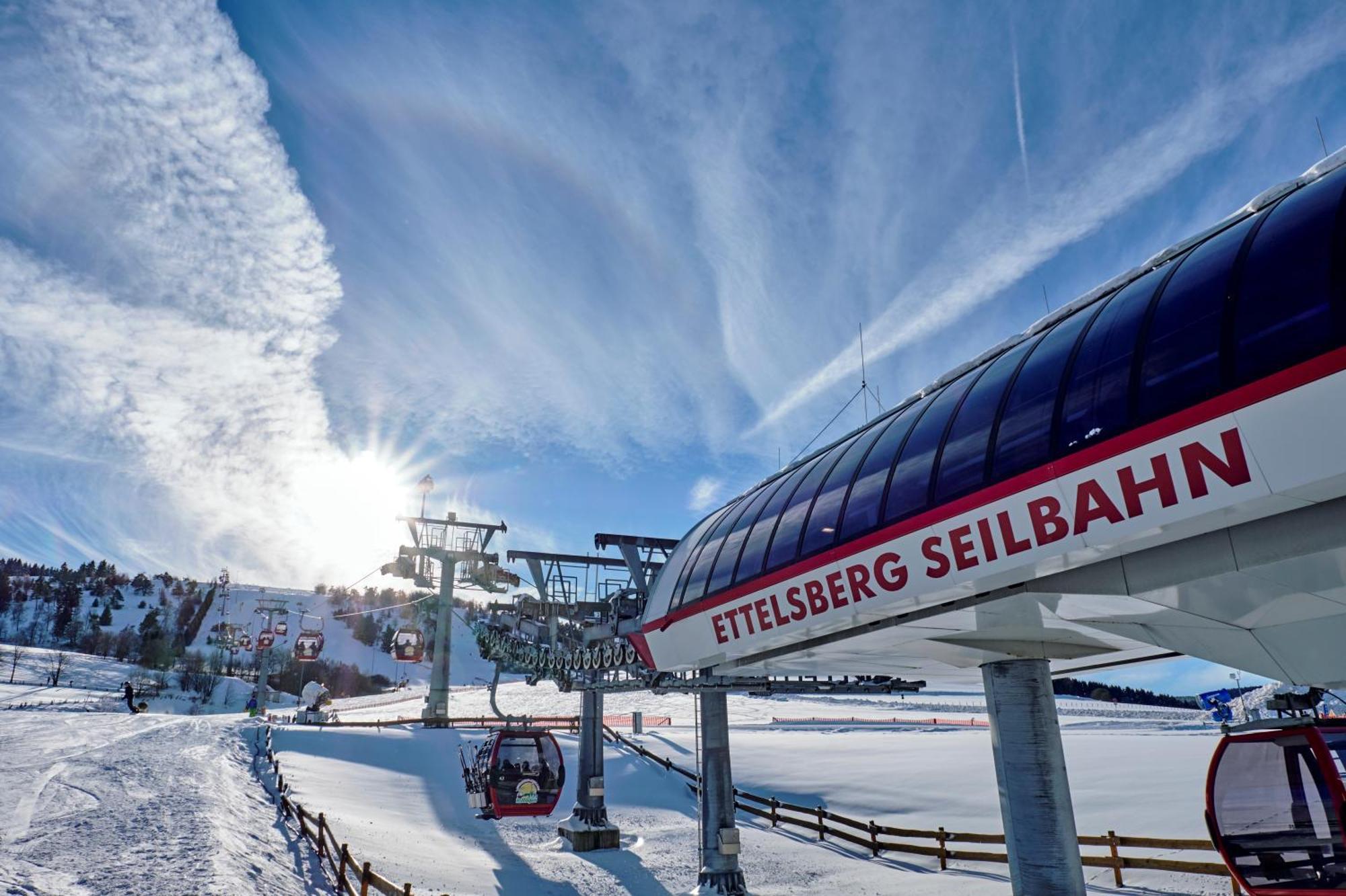 Hotel & Ferienappartements Edelweiss Willingen  Dış mekan fotoğraf