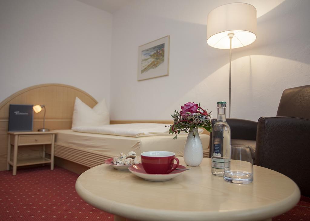 Hotel & Ferienappartements Edelweiss Willingen  Dış mekan fotoğraf